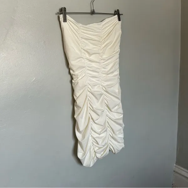 White Strapless Ruched Dress Large - Image 4