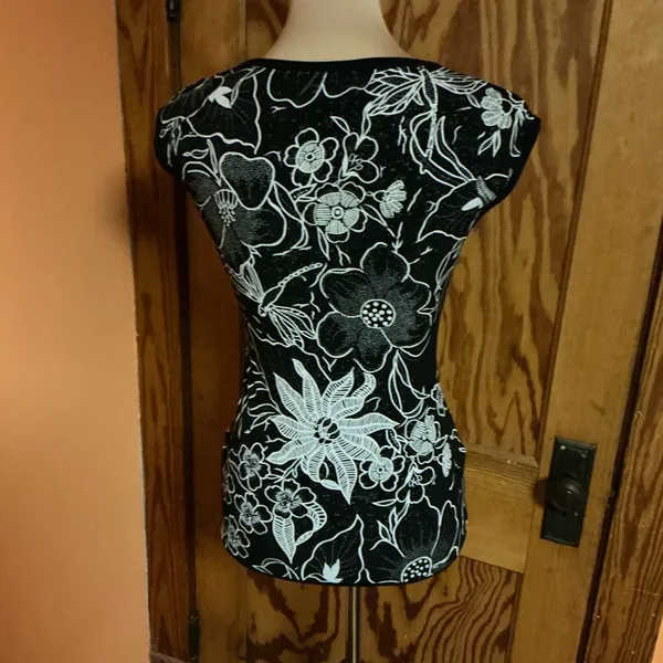 Vtg Y2K black floral sexy top - Image 12