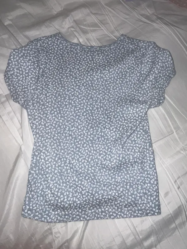 Brandy Melville Blue Floral Tee Shirt - Image 2