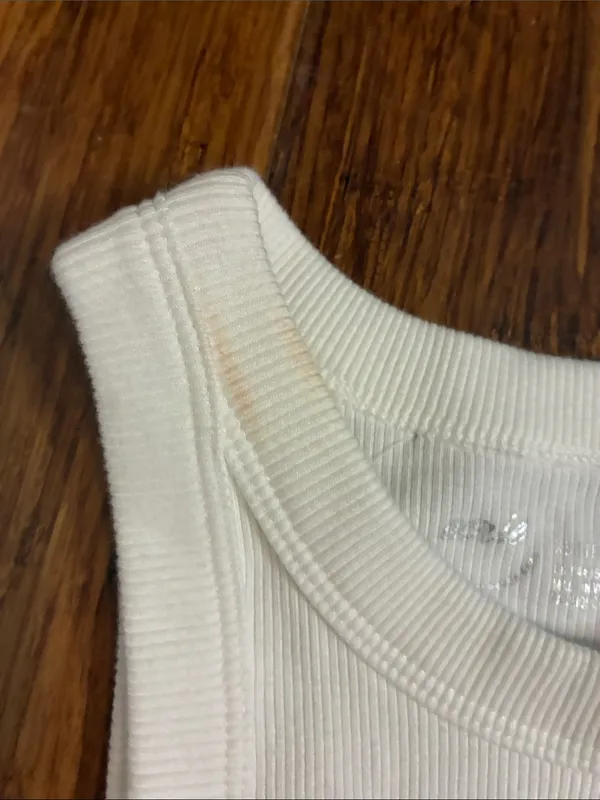 aerie white tank net xs. some make up - Image 3