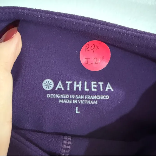 Athleta Purple cropped Leggings size Large 21” inseam - Image 2