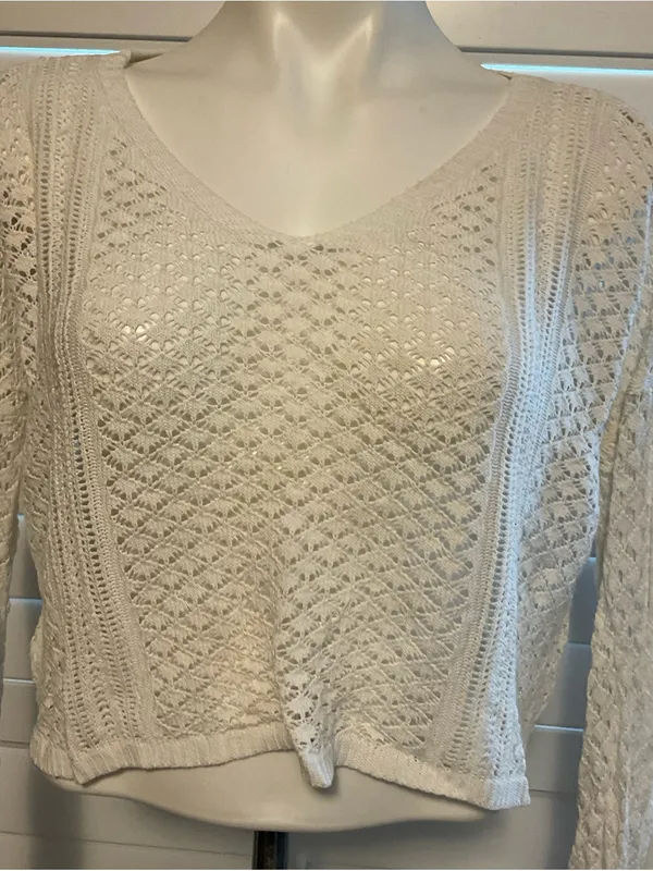 Crocheted white Long-Sleeve Cropped Sweater Top - Image 2