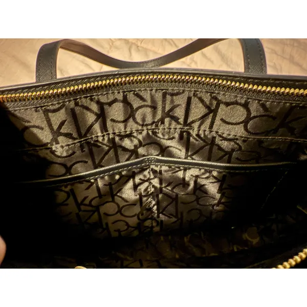 Calvin Klein Purse Tote Bag Black Shoulder Strap Gold Chain Pockets Zip Clos EUC - Image 11