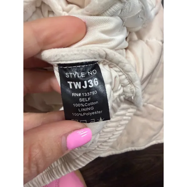 POL Clothing Cream Quilted Full-Zip Bomber Jacket - Size Small - Image 3