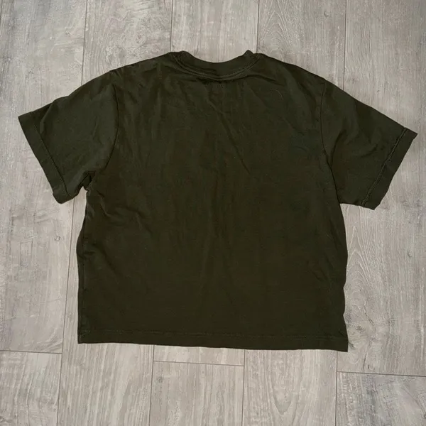 Nike Women's Red and Green Crop-top - Image 4