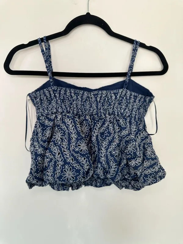Zara Blue and White Floral Eyelet Cami Bubble Hem Crop Top Size M - Image 4
