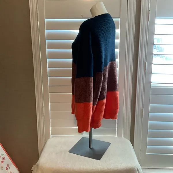 SHEIN Colorblock V-Neck Sweater in Navy, Brown & Orange - Image 4