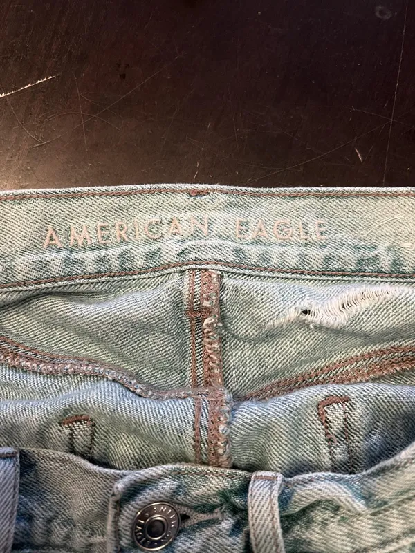 American Eagle Outfitters 90s Boyfriend Shorts Womens 2 Distressed Button Fly - Image 4