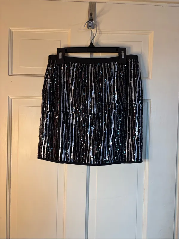 Women’s Black/Silver Sequin Mini Skirt Party Cocktail Sparkly-Size Small New - Image 8