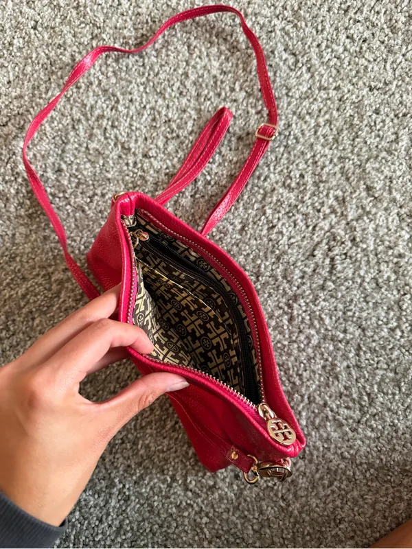 Tory Burch Pink-Red Pebbled Leather Crossbody with Gold Logo - Image 3