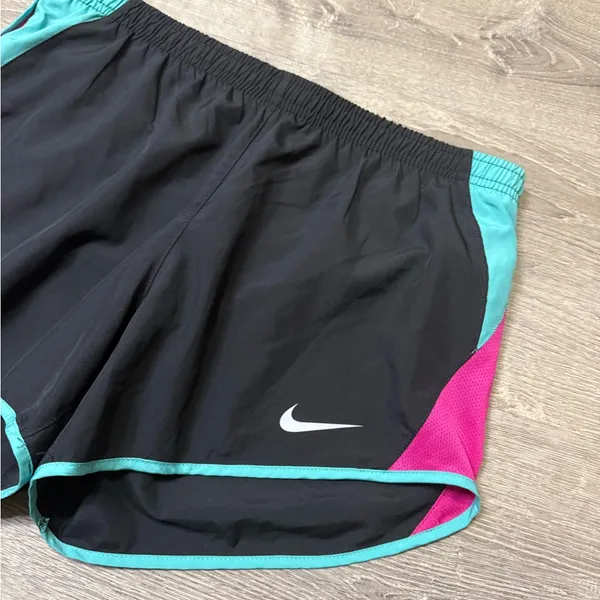 •NIKE• RUNNING SHORTS - Image 2
