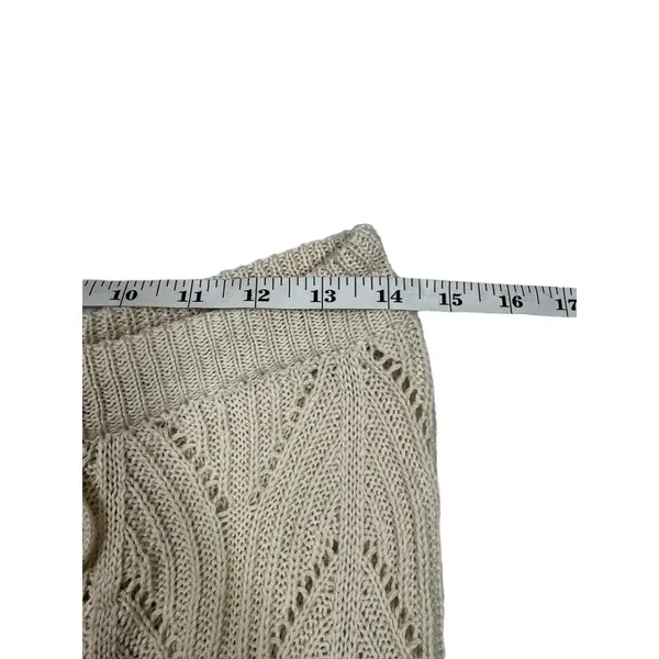Women's Knitted Cream Shorts Size M - Image 4