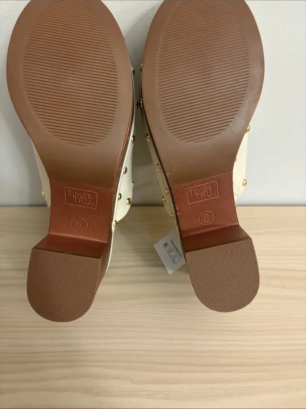 Time and Tru New! Ivory Platform Clog Mules with Gold Studs size 8 - Image 7