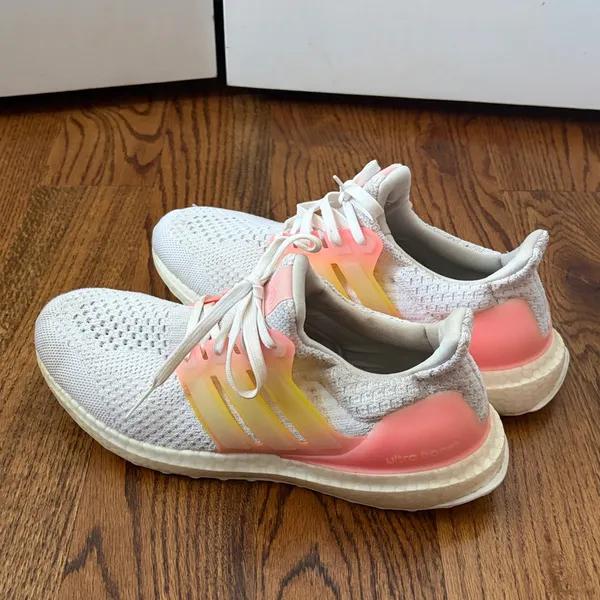 adidas UltraBOOST 5.0 DNA Strawberry Lemonade Size 9.5 - Image 3