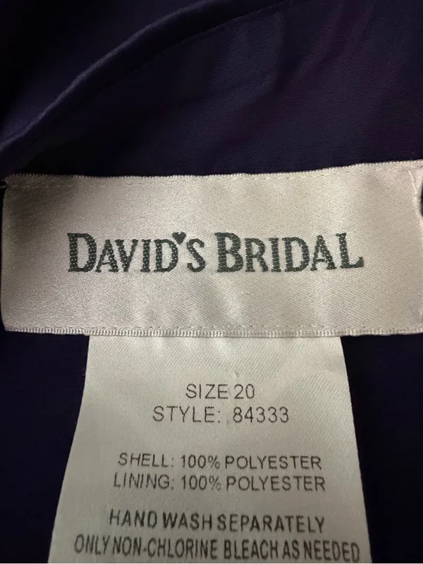 DAVID’S BRIDAL One-Shoulder Bow Satin Sheath Dress in Deep Purple Size 20 - Image 7