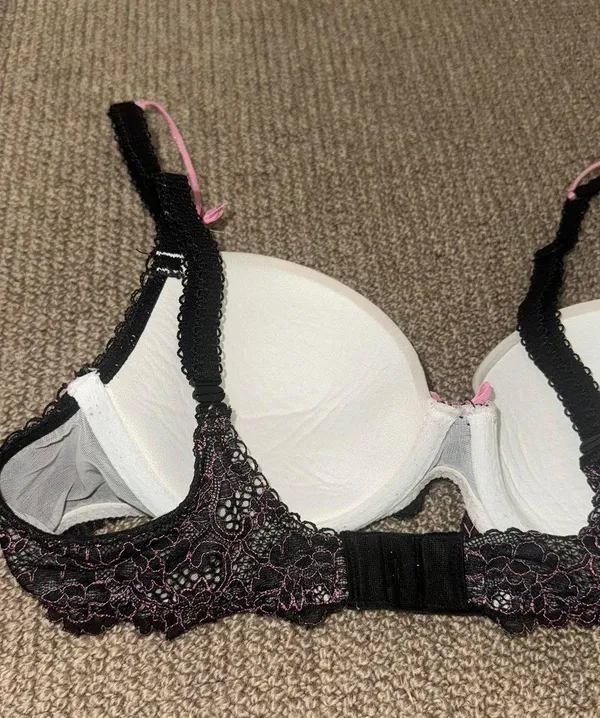 VS Black Lace Bra - Image 3
