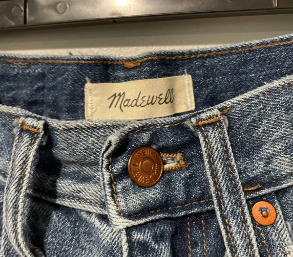 Madewell The Mom Jean Downey Wash Size 25 - Image 4