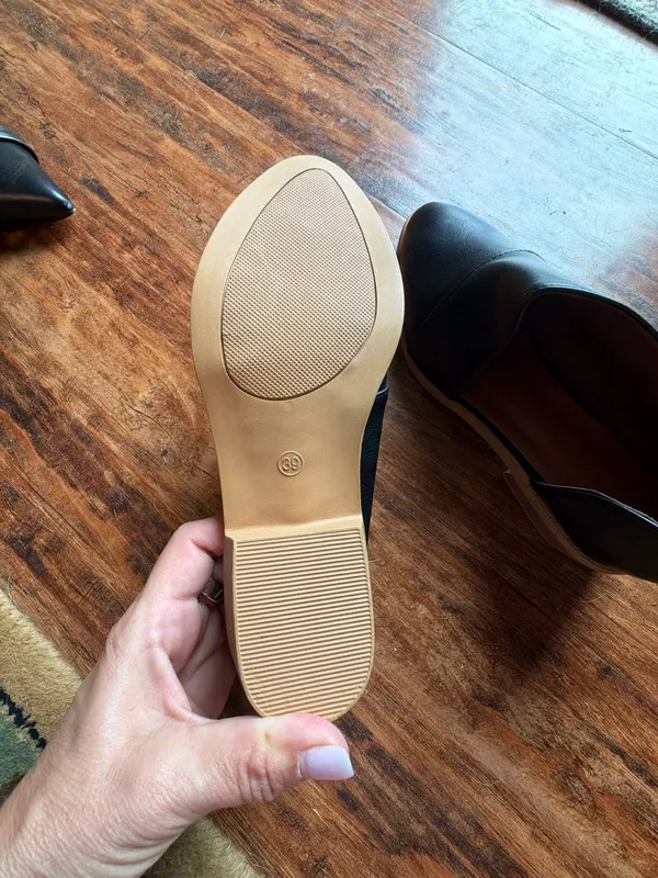 Unbranded Black Faux Leather Pointed Toe Cutout Flats Size 39 - Image 6