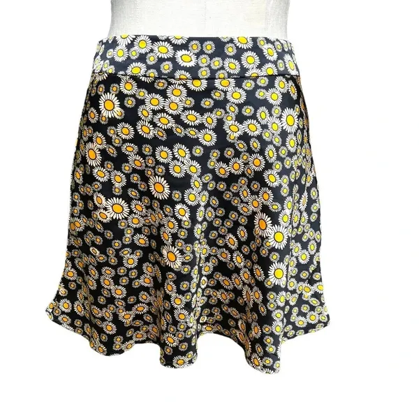 Free People Phoebe Daisy Print Mini Skirt Black Orange Size 2‎ - Image 2