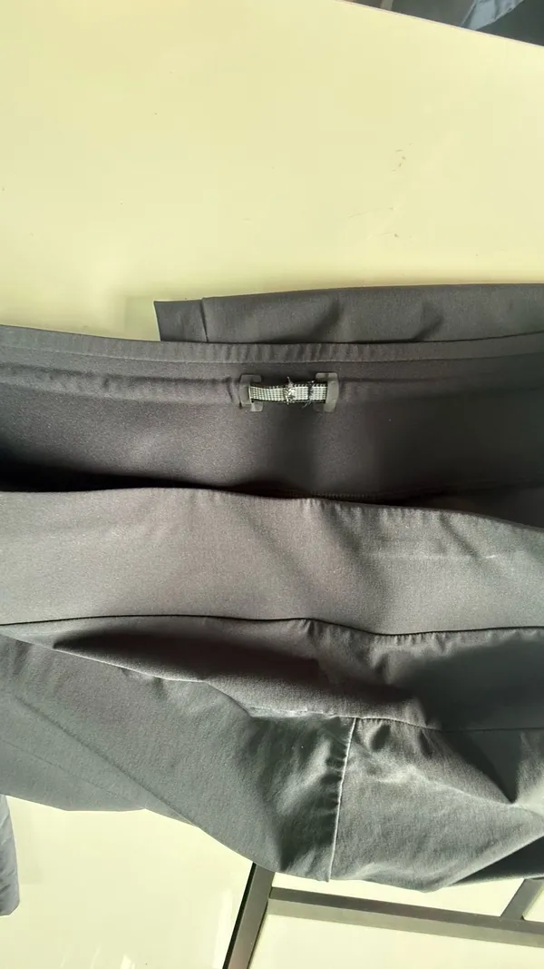 On Running Women's Lightweight Pants Black Size S - Elastic Waist Ankle Zip - Image 14