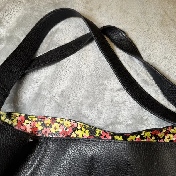 Steve Madden Black Shoulder Bag Tote Floral Lining Gold Hardware Large Purse - Image 8