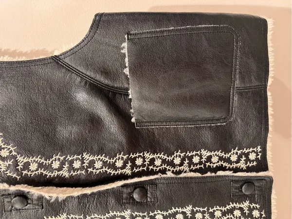 Free People‎ Sz Large Black Sherpa Travelers Reversible Leather Vest - Image 5