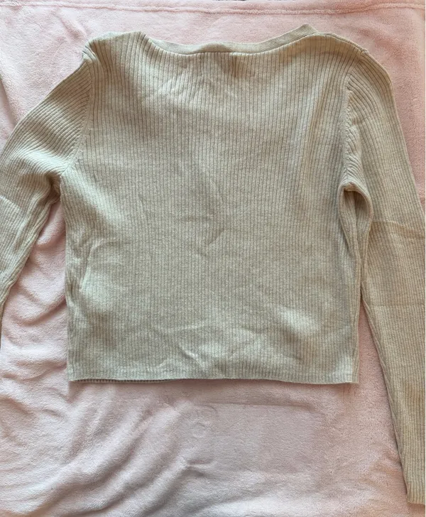 Old Navy Cream Sweater - Image 2