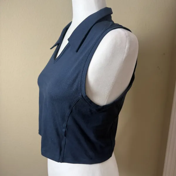 ARITZIA TnAction Sport Top Preppy Collared Cropped Shirt Size large Black - Image 3