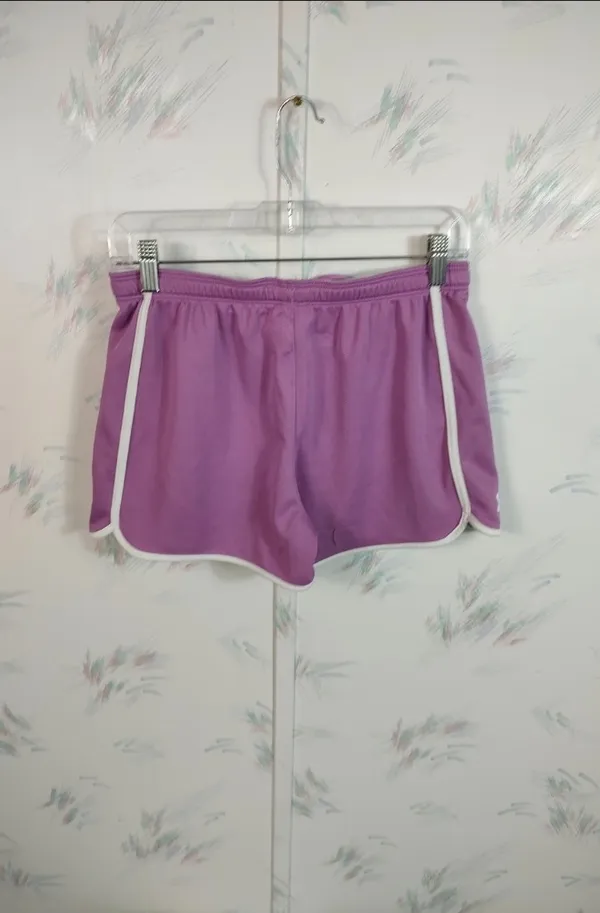 Under Armour Heatgear Purple Shorts M - Image 5