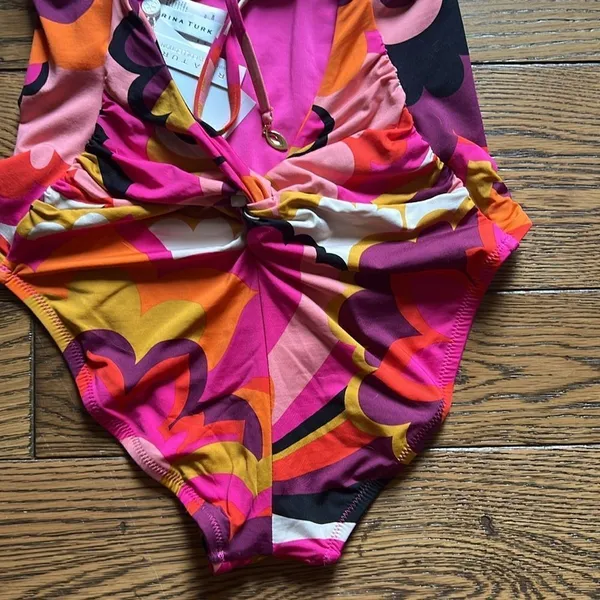 Trina Turk NWT WOMEN'S FAN FAIRE‎ TWIST BACK HALTER PLUNGE ONE PIECE SWIMSUIT - Image 13