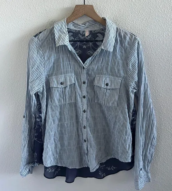 Free People Party in the Back Button Down Lightweight Top Blouse Medium - Image 2