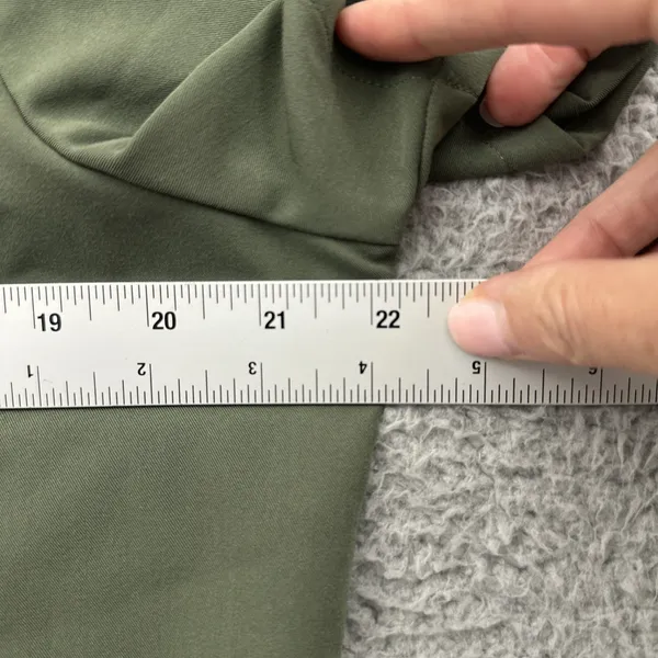 NWT Figs Casma Three Pocket Scrub Top Moss Green Women's Large - Image 5