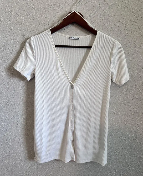Zara White V-Neck Button-Up Top   - Image 6