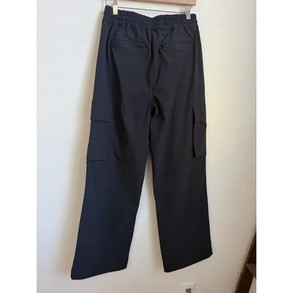 Fabletics Heights Cargo Pants in Black Size Medium NWOT - Image 6