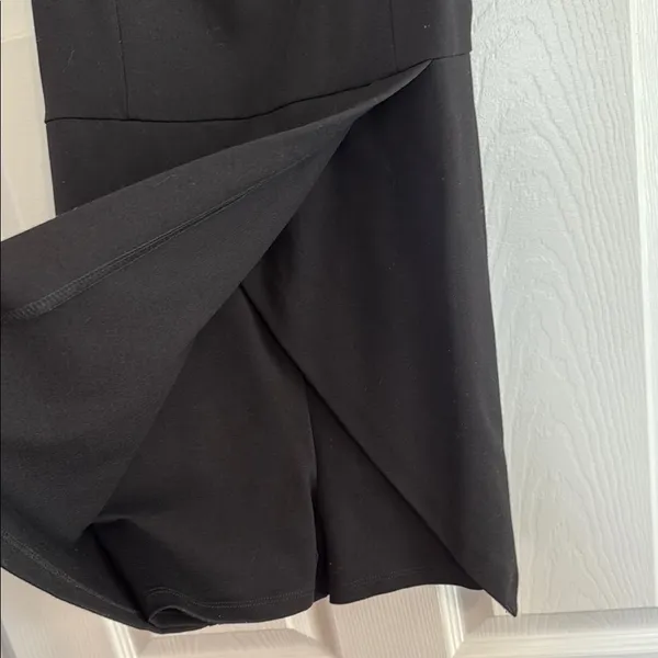 Elegant Black Women's Dress - Image 3