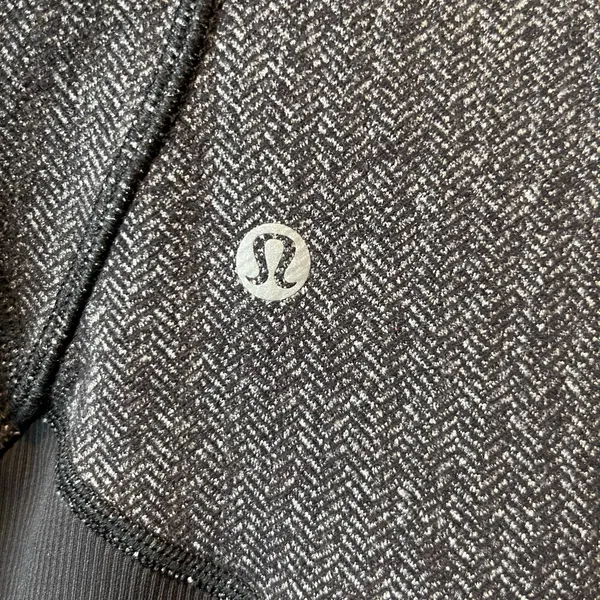 Lululemon Daily Practice Jacket Full Zip Hooded‎ Grey And Black Womens Size 6 - Image 4