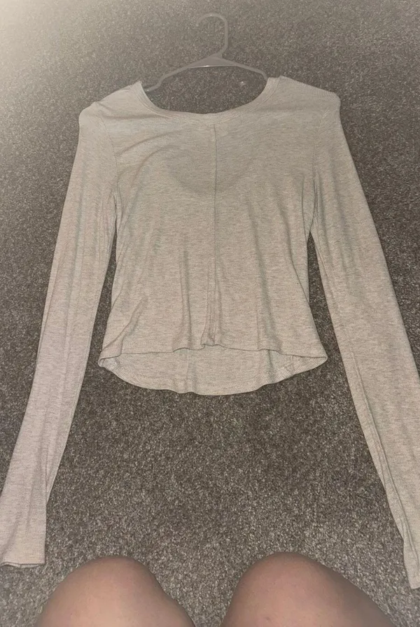 Universal Thread Long Sleeve  - Image 3