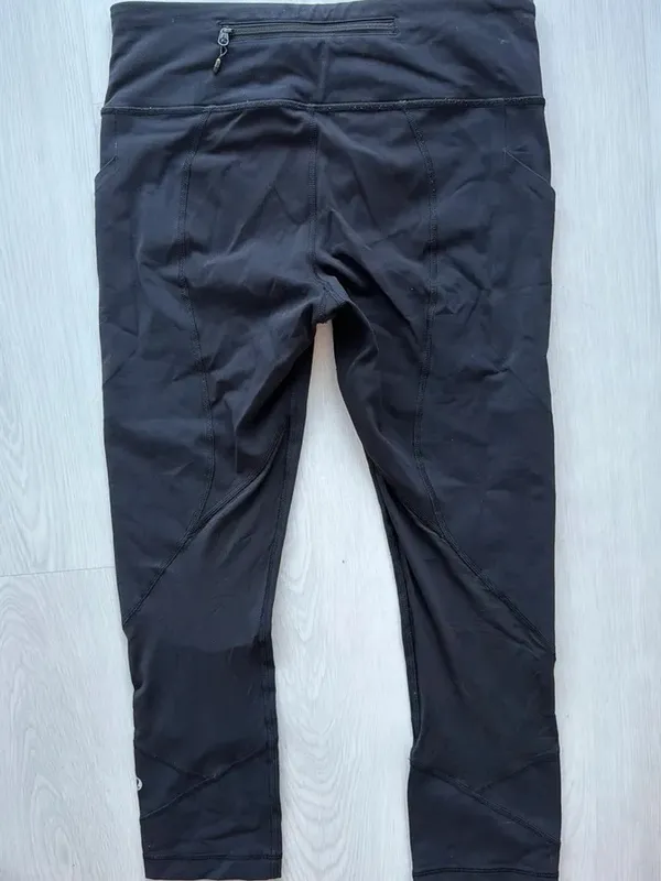 Black Lululemon Cropped Leggings, Size 6! - Image 2