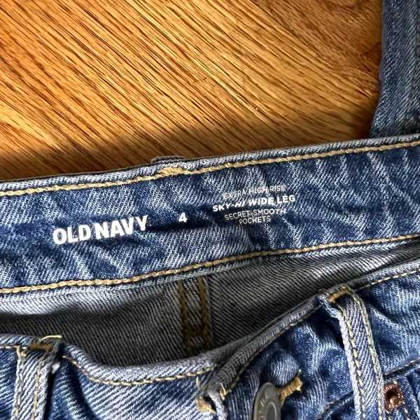 Old Navy Ski High Jeans - Image 5