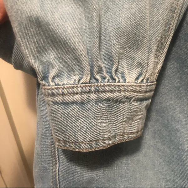 Lulus Classically Cool Light Wash Denim Jacket M Puff Sleeve Light Wash Pockets - Image 8