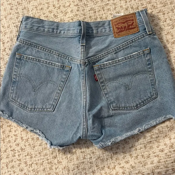 Levi’s cutoff jeans - Image 3