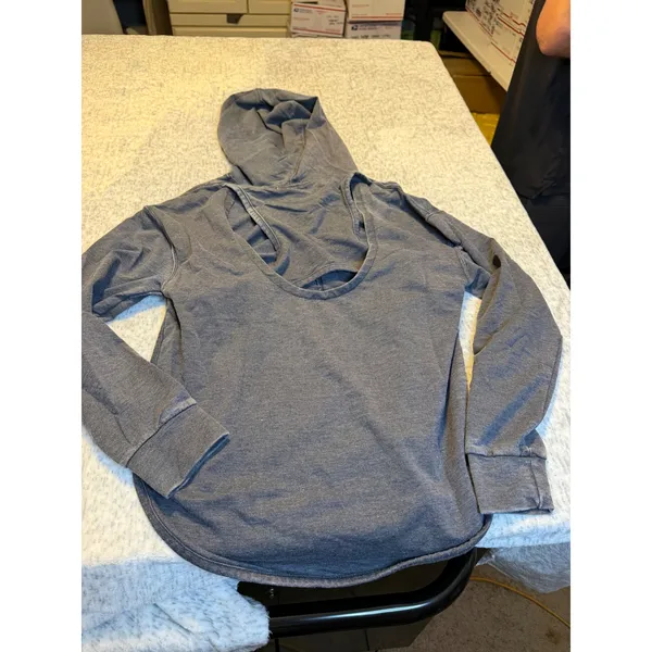 Fitz and Eddie Women's Charcoal Gray Hoodie Cutout Back Casual Athleisure M NWOT - Image 4