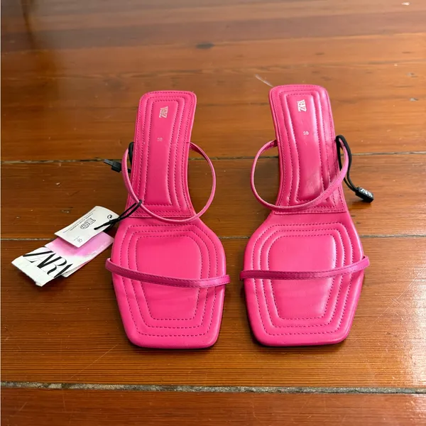 Zara Barbie Pink Heeled Thin Strappy Sandals Bloggers Fave Barbiecore Sz 7.5 💛🍄 - Image 4