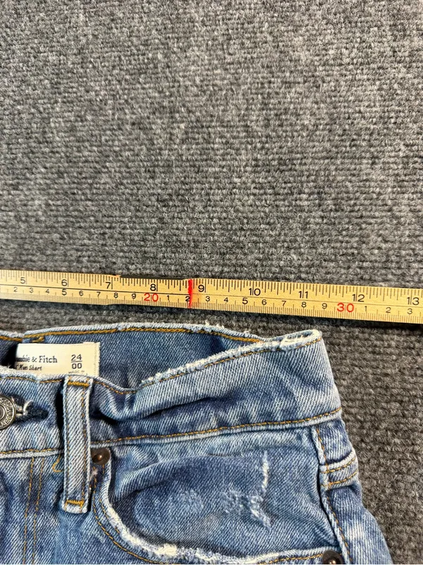 Abercrombie & Fitch The Mom Short High Rise Raw Hem Size 24/00 3" Inseam - Image 7