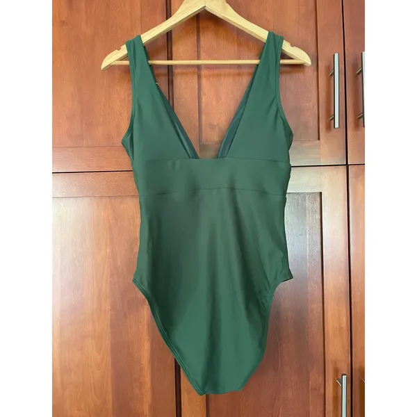 Quince Italian Plunge One-Piece Swimsuit Palm Green Size Medium NEW - Image 5