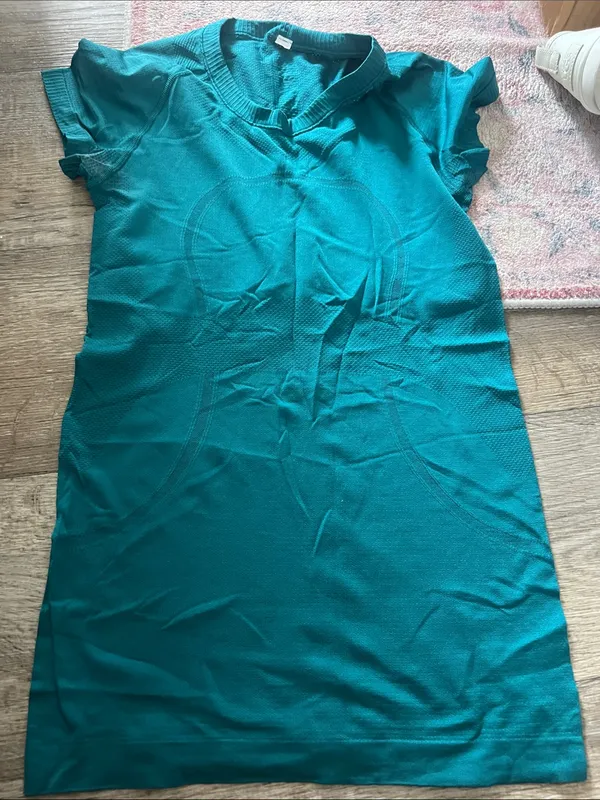 Lululemon teal green top size 6 - Image 5