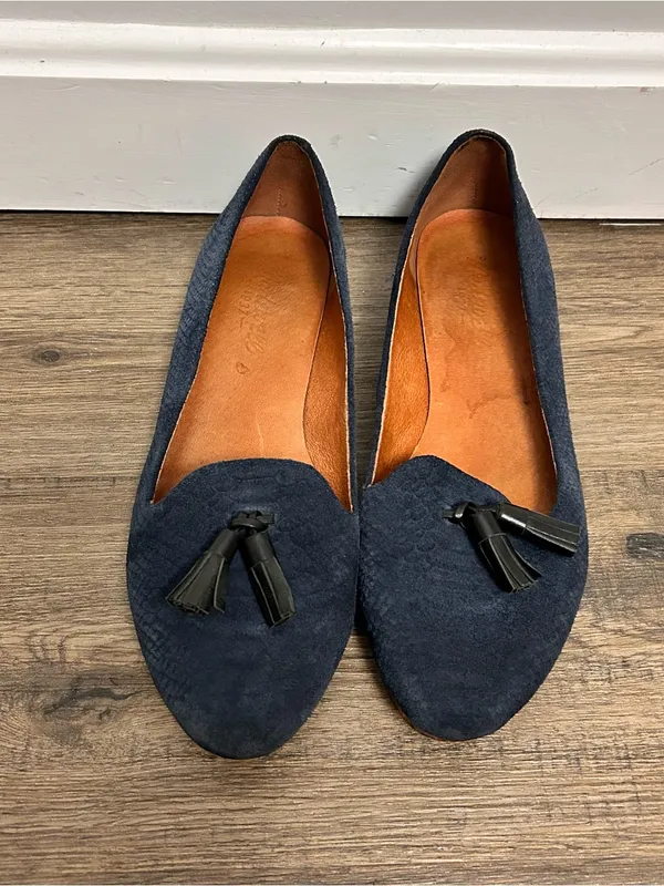 Madewell| Navy Suede Tassel Loafers Classic Slip-On sz 7 - Image 2