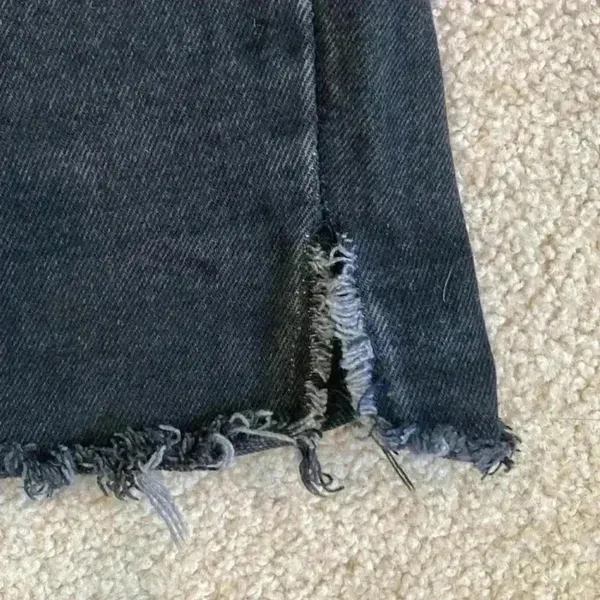 Levi’s black sturdy denim 517 jean shorts in size 12 - Image 2