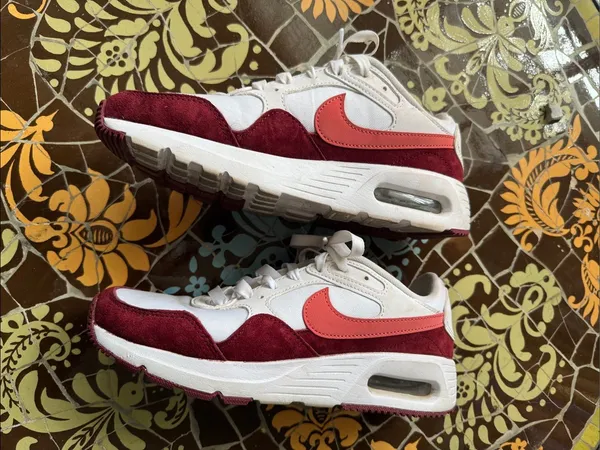 Nike White & Red Low-Profile Sneakers - Image 2