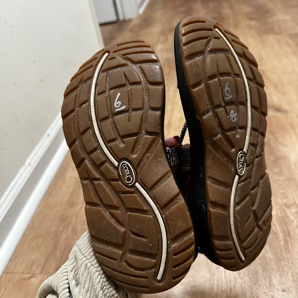 Chacos | Women's Z Cloud Black White Patterned Strappy Sport Sandals, Size 6 - Image 5